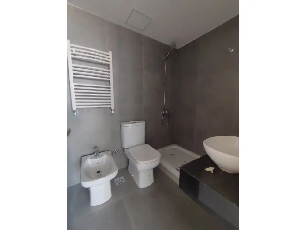 departamento-3-dormitorios-en-venta-rosario-baño-moderno Departamento 3 dormitorios en venta Rosario baño moderno